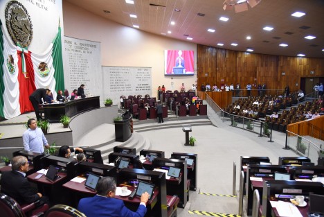 Por Acuerdo de la Junta de Coordinación Política (Jucopo) fue modificada la fecha para la celebración de la sesión solemne con motivo de los 200 años del Poder Legislativo del estado de Veracruz, debido a que por razones ajenas a esta Soberanía no será posible ocupar el fuerte de San Juan de Ulúa el día 11 de julio. 
