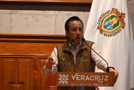 Los más de 2 mil elementos que integraban la Fuerza Civil en Veracruz seguirán en la Secretaría de Seguridad Pública (SSP) y se han incorporado bajo el mando de la Subsecretaría de Operaciones, según informó el gobernador Cuitláhuac García Jiménez. 