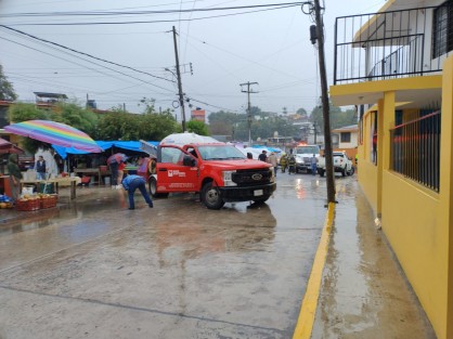 Un flamazo de una pipa de la empresa Gas Express Nieto movilizó a cuerpos de emergencia a la colonia Mártires de Chicago, en la ciudad de Xalapa; por fortuna sólo quedó en susto. 