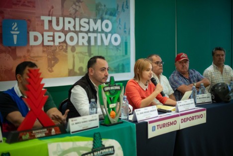 Como parte de las actividades para seguir fomentando el turismo deportivo, autoridades del Ayuntamiento y de las direcciones de Cultura Física y Turismo llevaron a cabo la presentación de la Copa Internacional Xalapa de Basquetbol y la Gran Máster Mayores de 60 de Beisbol, eventos que tendrán sede en la ciudad. 
