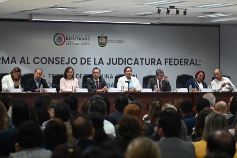 En las instalaciones del Tribunal Superior de Justicia se abrió el quinto foro de los Diálogos Nacionales para la Reforma al Poder Judicial. Asistieron la gobernadora electa Rocío Nahle, el gobernador Cuitláhuac García, el senador Ricardo Monreal, entre otras autoridades, abogados y especialistas.