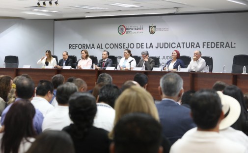 En nombre de la LXVI Legislatura del estado de Veracruz, la presidenta de la Mesa Directiva, diputada Adriana Esther Martínez Sánchez, asistió a la celebración de la quinta edición de los Diálogos Nacionales sobre la Reforma al Poder Judicial, realizada en la sede del Poder Judicial del Estado de Veracruz. 