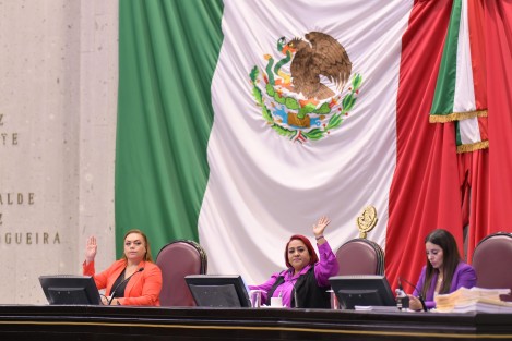Con 33 votos a favor, cero en contra y sin abstenciones, este Congreso aprobó que la legislación estatal penal incorpore a los llamados delitos ambientales, sancionables por la vía penal, la alteración del ciclo hidrológico con el uso de tecnologías en perjuicio de la seguridad agroalimentaria.