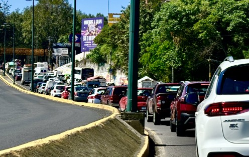 Gran promoción turística de Xalapa tiene así los accesos a la ciudad en estas vacaciones. Así la entrada por el Norte (boulevard Banderilla).