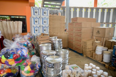 El Sistema Estatal para el Desarrollo Integral de la Familia (DIF), gestionó 2 mil 155 beneficios de Desarrollo a la Vivienda, como láminas, estufas ecológicas, tinacos y refrigeradores, además 346 Proyectos Productivos para negocios de antojitos, artesanías, bordado artesanal, carpintería, cocina, costura, panadería y repostería.