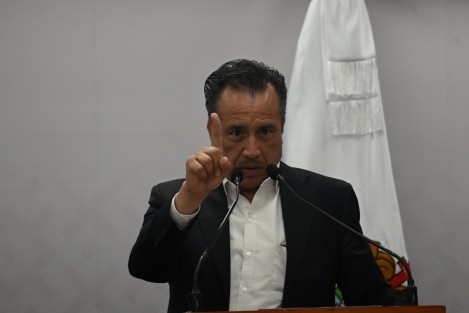 En conferencia de prensa, el mandatario estatal explicó que había un código rojo en la zona por un hecho ocurrido en Estanzuela, por lo que se pidió a los jóvenes que se detuvieran ya que se haría una revisión, pero al parecer no lo hicieron y generó la persecución.