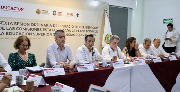 En la sexta sesión ordinaria del Espacio de Deliberación de las comisiones estatales de Planeación de la Educación Superior, el gobernador Cuitláhuac García Jiménez destacó que dicha estrategia ha recuperado la función social de este nivel formativo y en Veracruz son claros los ejemplos de esta política de transformación.