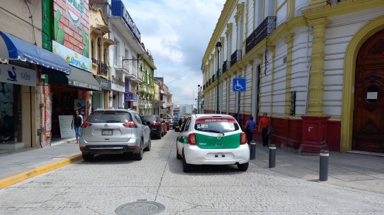 Desde este fin de semana ya se encuentra abierta a la circulación la calle Lucio de Altamirano a Juárez, el cual por rehabilitación estuvo cerrada desde marzo. 