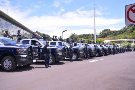 Refuerza Gobierno el parque vehicular para la seguridad y protección ciudadana con  47 camionetas RAM 4×4, motor V8 acondicionadas con torretas LED de última generación, sirena de 100 watts, radio de comunicación y GPS para monitoreo de la ubicación y velocidad de desplazamiento, adquiridas con el Fondo de Aportaciones para la Seguridad Pública 2024. 