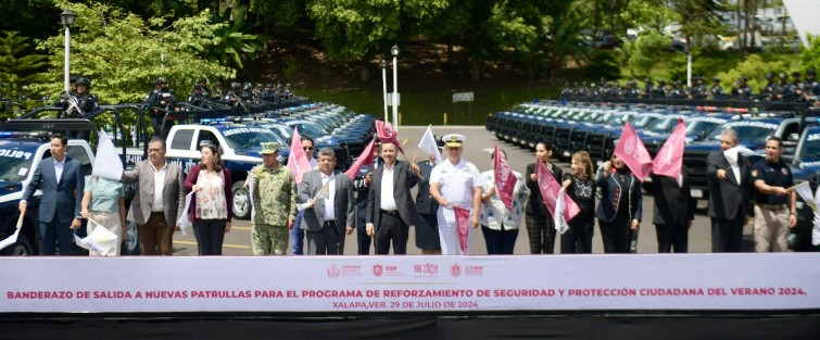 Durante el banderazo de salida a las nuevas unidades, acompañaron al Gobernador el titular de la SSP, Cuauhtémoc Zúñiga Bonilla; la fiscal general del Estado, Verónica Hernández Giadáns; mandos regionales de Marina y Defensa Nacional, entre otros integrantes de la Coordinación Estatal para la Construcción de la Paz y legisladores locales.