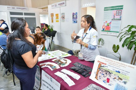 Con el propósito de contribuir a la salud y el buen desempeño de sus labores, el Ayuntamiento, en coordinación con los Servicios de Salud de Veracruz (Sesver), llevó a cabo una jornada gratuita de vacunación y atención odontológica, psicológica y nutricional a personal de la Dirección de Limpia Pública.