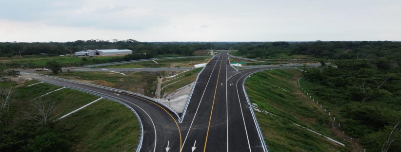 Este domingo el gobernador Cuitláhuac García junto al Lic. Andrés Manuel López Obrador, la Presidenta Electa Claudia Sheinbaum y la gobernadora electa Rocío Nahle, inauguraron dos importantes obras del sur del estado:  La construcción y modernización de la carretera Acayucan - La Ventosa; y el camino que va de Minatitlán a Hidalgotitlán. 