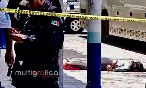 Un acto de violencia ha estremecido la colonia Barrio Nuevo de Orizaba, Ver. esta mañana. Una mujer fue brutalmente atacada y asesinada a balazos al costado de la gasolinera Las Gemelas, ubicada en la autopista 150D Córdoba-Orizaba. 