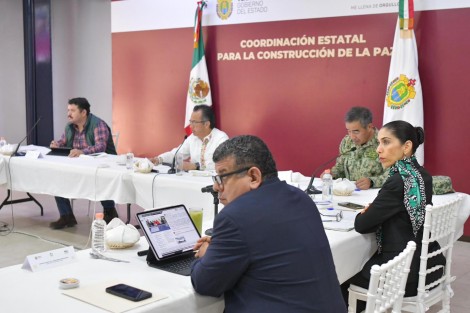 La Fiscal General informa en la COESCONPAZ sentencia condenatoria de 50 años de prisión por el delito de secuestro agravado, 30 años de prisión por feminicidio en grado de tentativa, 4 años de prisión por violencia familiar, así como imputaciones, vinculaciones a proceso y fallos condenatorios de Fiscalías Regionales, Especializada y UECS. 
