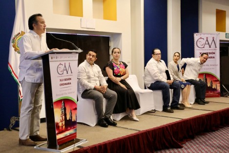  La investigación científica y el desarrollo tecnológico pueden significar un gran avance para la humanidad, siempre y cuando sean aplicados con ética y justicia, consideró el gobernador Cuitláhuac García Jiménez al reconocer en la Comisión de Arbitraje Médico del Estado un organismo clave en la procuración del bienestar a la población.