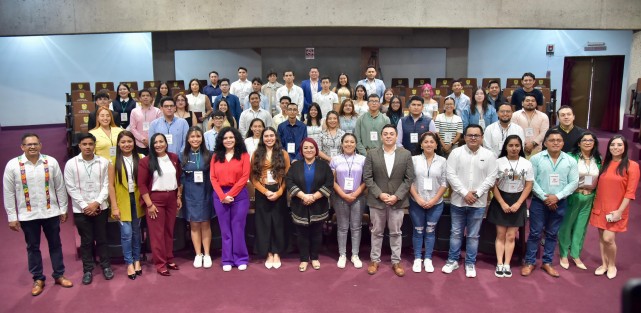 Con la presencia entusiasta de 50 jóvenes provenientes de las distintas regiones de la entidad, inició en el Palacio Legislativo el XIX Parlamento de la Juventud, organizado por el Gobierno del Estado, a través del Instituto Veracruzano de la Juventud (IVJ) y la Secretaría de Educación (SEV), y el Congreso del Estado.