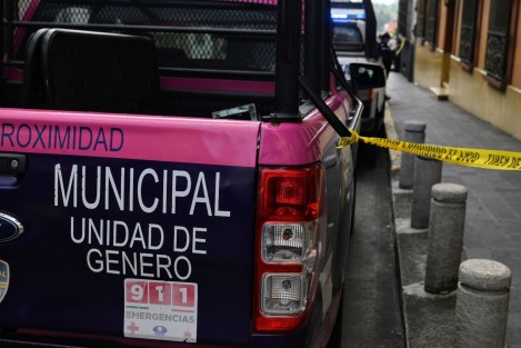 Despliegue policiaco por una mujer. 