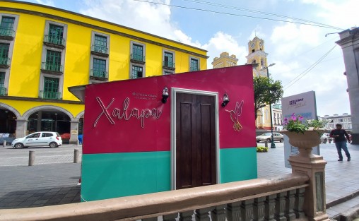 El director de Turismo del Ayuntamiento de Xalapa, Josué Vázquez González, comentó, a unos días de concluir el periodo vacacional de verano, se tiene reporte de ocupación hotelera que no ha bajado de 55%, esperándose que al concluir el periodo se alcancen cifras del 70%. Esto resultado de una serie de actividades que se han desarrollado en la capital. 
