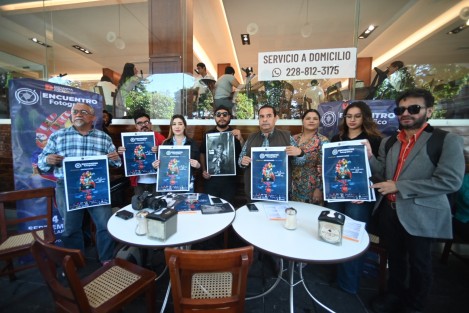 La Asociación de Fotografía Distancia Focal se complace en anunciar el Primer Encuentro Fotográfico 2024 que se llevará a cabo del 4 al 7 de septiembre en la ciudad de Xalapa, Veracruz.