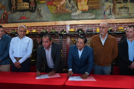 El Patronato de Bomberos de Xalapa firmó  un convenio con el Consejo Empresarial Metropolitano de Xalapa, mediante el cual buscarán recaudar recursos a través de diversas acciones, ya que urgen recursos para sostener su trabajo. 