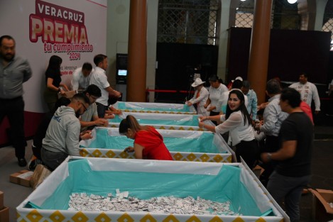 Sorteo Veracruz premia tu cumplimiento, un éxito, participan casi 700 mil contribuyentes. 