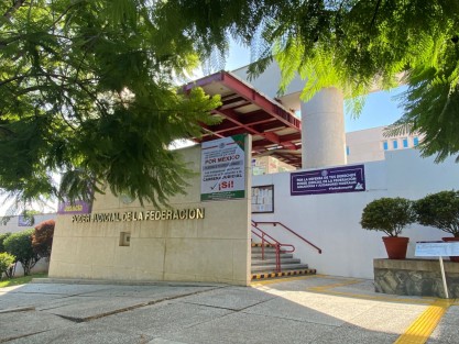 Trabajadores del Poder Judicial de la Federación colocaron carteles en la sede de Arco Sur. Se sumarán al paro nacional en defensa de su autonomía y contra la Reforma Judicial. 
