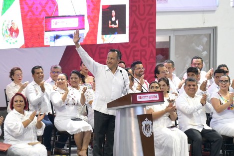 La presidenta de la Mesa Directiva de la LXVI Legislatura, diputada Adriana Esther Martínez Sánchez, acudió al VI informe de resultados del gobernador del Estado de Veracruz, ingeniero Cuitláhuac García Jiménez, donde pudo constatar los avances y logros de este sexenio en materia económica, seguridad, salud, educación, inversión, deuda pública, entre otros.