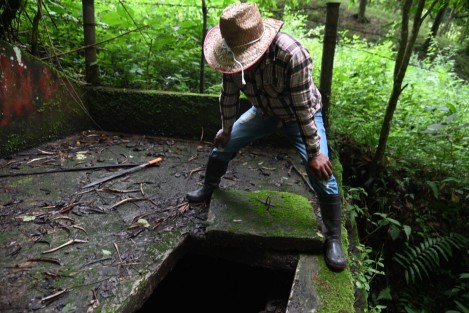 A decir de los vecinos, esta reserva se ha protegido ya que ahí se encuentran varios nacimientos de agua y una laguna las cuales temen que con la pavimentación lleguen muchos más personas a tirar basura e invadir lotes en esta zona.