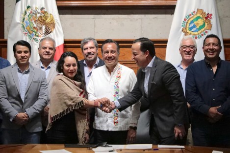 Con una inversión de 40 millones de pesos, el Gobierno del Estado junto con la Secretaría de Medio Ambiente y Recursos Naturales y la empresa Constellation Brands realizarán un proyecto de reforestación inédito al proteger mil 800 hectáreas del Pico de Orizaba, fundamentales para la generación de recursos hídricos.