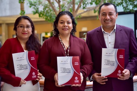 La presidenta de la Comisión Permanente de Educación y Cultura de la LXVI Legislatura, diputada Illya Dolores Escobar Martínez, recibió del Subsecretario de Desarrollo Educativo de la Secretaría de Educación de Veracruz (SEV), Moisés Pérez Domínguez, el Informe de Resultados del Programa Anual de Inspección y Vigilancia, correspondiente a 2023. 