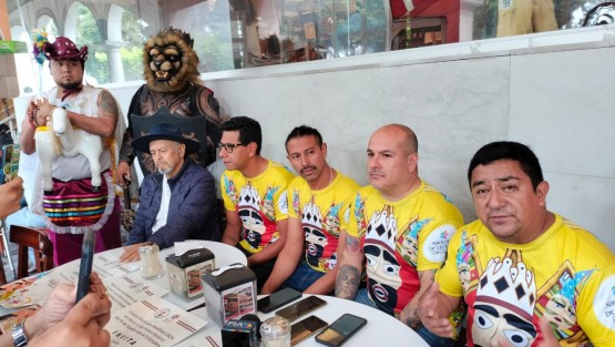 Integrantes del Comité de Danza de Moros y Cristianos de Naolinco hicieron una cordial invitación a toda la población para asistir a las fiestas patronales en honor a San Mateo Apóstol.