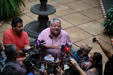 Refirió que es público y notorio que los Yunes mantienen su posición dentro del Partido Acción Nacional,pero que él no se mete en temas de otros partidos. Sin embargo, dijo que se trató de un pleito interno dentro del PAN, que fue público y notorio a nivel nacional.