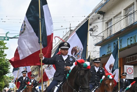 El desfile inició a las 10:30 horas con Tránsito del Estado, seguido por la Secretaría de Marina, Guardia Nacional, Secretaría de la Defensa Nacional, Seguridad Ciudadana y Tránsito Municipal, y el Pentatlón Militarizado de México, que demostraron la disciplina y lealtad que les caracteriza.