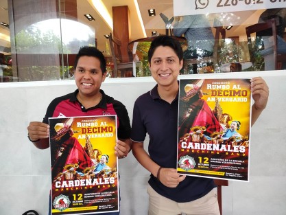 Erick Eduardo Murrieta Carvajal, director de la marching  band Cardenales de la Secundaria Técnica 105, invita a la ciudadanía al concierto en conmemoración del 10 aniversario de la agrupación, en el auditorio de la Normal Veracruzana, el 12 de octubre a las 16:00 horas. El costo del boleto será de 100 pesos en preventa y 150 pesos el día del evento. 