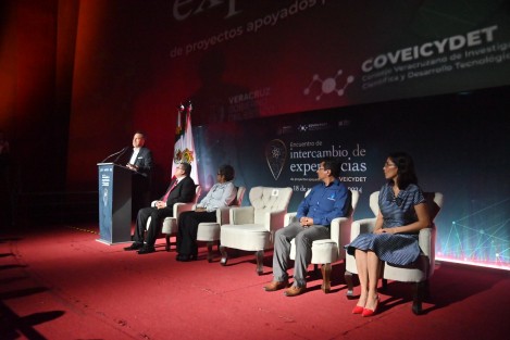 El gobernador Cuitláhuac García Jiménez inauguró el Encuentro de Intercambio de Experiencias en proyectos apoyados por el COVEICyDET, en el Museo Kaná de Xalapa, Ver..