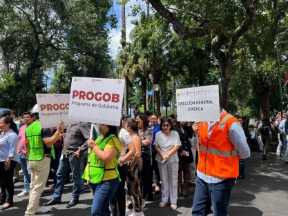 Por el Día Nacional de la Protección Civil y para promover la prevención, este día en punto de las 11 de la mañana empleados del palacio municipal y de gobierno así como de las oficinas se realizó el Simulacro Nacional 2024.