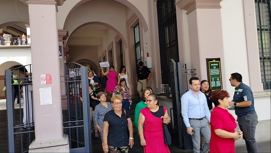 Por el Día Nacional de la Protección Civil y para promover la prevención, este día en punto de las 11 de la mañana empleados del palacio municipal y de gobierno así como de las oficinas se realizó el Simulacro Nacional 2024.