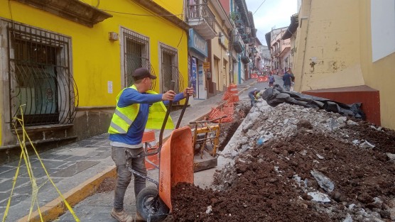 En entrevista, el alcalde Ricardo Ahued anunció que la calle Revolución permanecerá cerrada por lo menos un mes, por trabajos de rehabilitación, debido a que se encontró un acueducto antiguo.