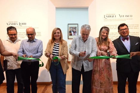 Este viernes se develaron las placas en honor a Sandra Lohr y Enrique Velasco en el Museo de la Música Veracruzana. 