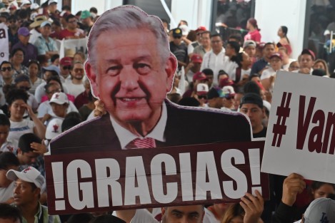 El Presidente recibió muestras de afecto y agradecimiento de los asistentes.
