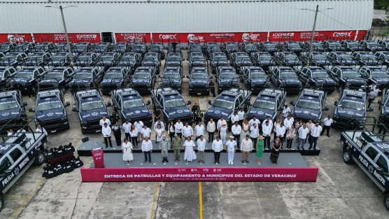 El Gobierno estatal dotó de 88 patrullas equipadas, además de chalecos balísticos, a 31 municipios de todas las regiones en el marco de la estrategia de protección ciudadana y con recursos del Fondo para el Fortalecimiento de las Instituciones de Seguridad Pública, en una inversión bipartita que supera los 130 millones de pesos.