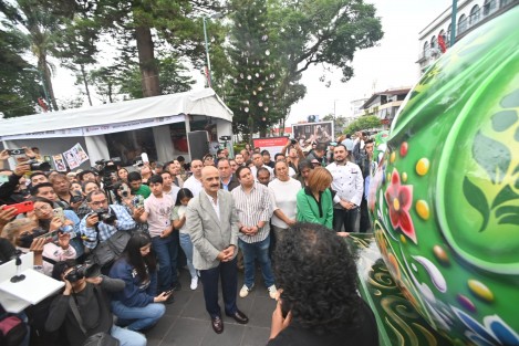 El alcalde Ricardo Ahued Bardahuil en compañía de funcionarios municipales dio inicio a el Festival del Chile Xalapeño 2024, el cual permanecerá hasta el día  domingo en el Parque Juárez de la ciudad de Xalapa. 