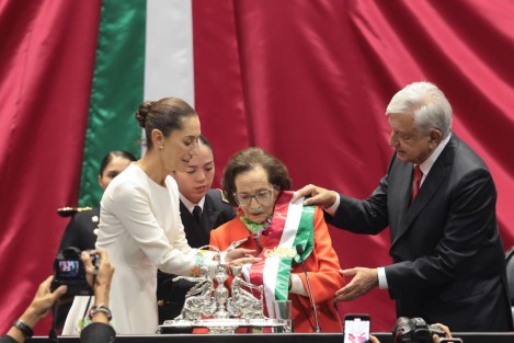 Claudia Sheinbaum Pardo se convirtió, oficialmente, en la primera mujer Presidenta de México, tras rendir protesta al cargo en la Cámara de Diputados.. 
