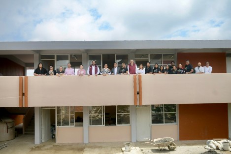 El gobernador Cuitláhuac García Jiménez visitó la Universidad Politécnica de Huatusco, donde la inversión sexenal asciende a 71 millones 153 mil 370 pesos y otorga, por primera vez, una instalación digna a los más de mil 500 jóvenes. 