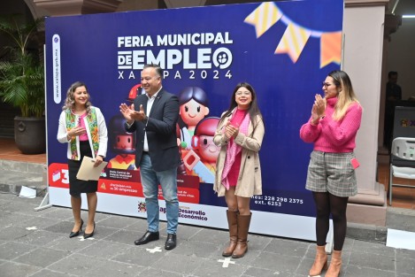 Con el propósito de contribuir al bienestar de las familias e impulsar el desarrollo económico, este jueves se inauguró en el patio central de Palacio Municipal la Feria Municipal del Empleo Xalapa 2024.