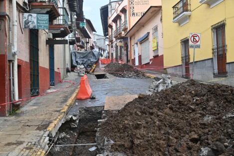 Así avanzan los trabajos de cambio de drenaje en la calle Revolución del centro de la ciudad, 