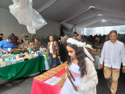Actividad comercial dominguera en el centro de Xalapa. 
