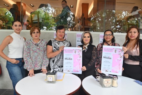 En el marco del Día Internacional del Cáncer de Mama, la presidenta de la asociación civil Mil Mujeres por Xalapa, Sandra Domínguez, hizo un llamado a la ciudadanía para asistir al desfile de modas con causa el evento busca recaudar fondos destinados a la compra de víveres para mujeres que enfrentan esta enfermedad.