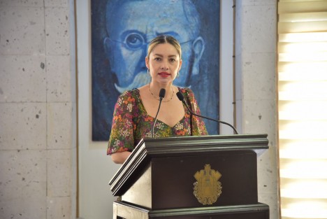 Con el objeto de alinear la normativa veracruzana con los 100 Principios de Gobierno, propuestos por la presidenta de la República, Claudia Sheinbaum Pardo, la diputada Maribel Ramírez Topete presentó un Anteproyecto con Punto de Acuerdo por el que hace un llamado al Congreso local, para que agilice el estudio y dictamen de las iniciativas presentadas por las y los integrantes de la LXVI Legislatura en materia de género.