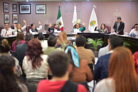 La Diputación Permanente aprobó los dictámenes de las Comisiones Permanentes de Ordenamiento Territorial, Vivienda y Fundo Legal y de Hacienda Municipal, relativos a las solicitudes presentadas por diversos ayuntamientos veracruzanos para donar fracciones o terrenos de propiedad municipal que sean destinados a la construcción de planteles educativos.